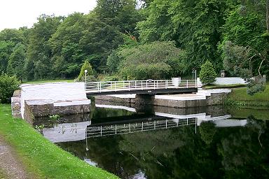 Picture of a bridge over the Crinan Canal