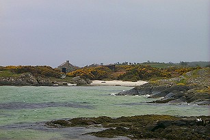 Picture of a little beach near the ferry slip