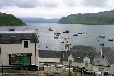 Picture of a view over the harbour of Portree on the Isle of Skye