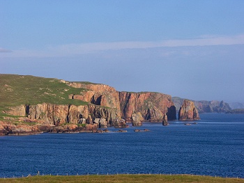 Picture of red cliffs in the evening sun