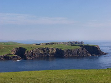 Picture of the cliffs on the south side of the bay