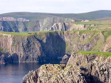 Picture of the cliffs in closer view